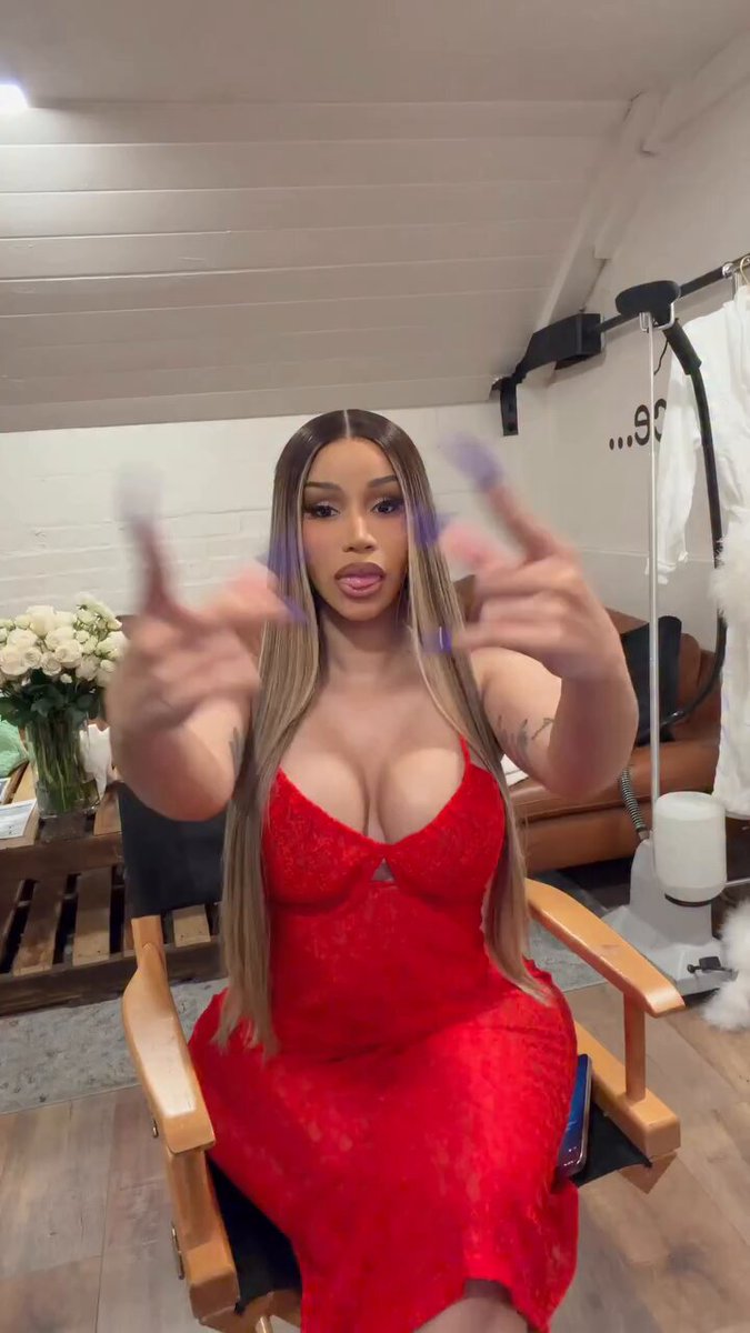Cardi B looking gorgeous today via Instagram. 😍