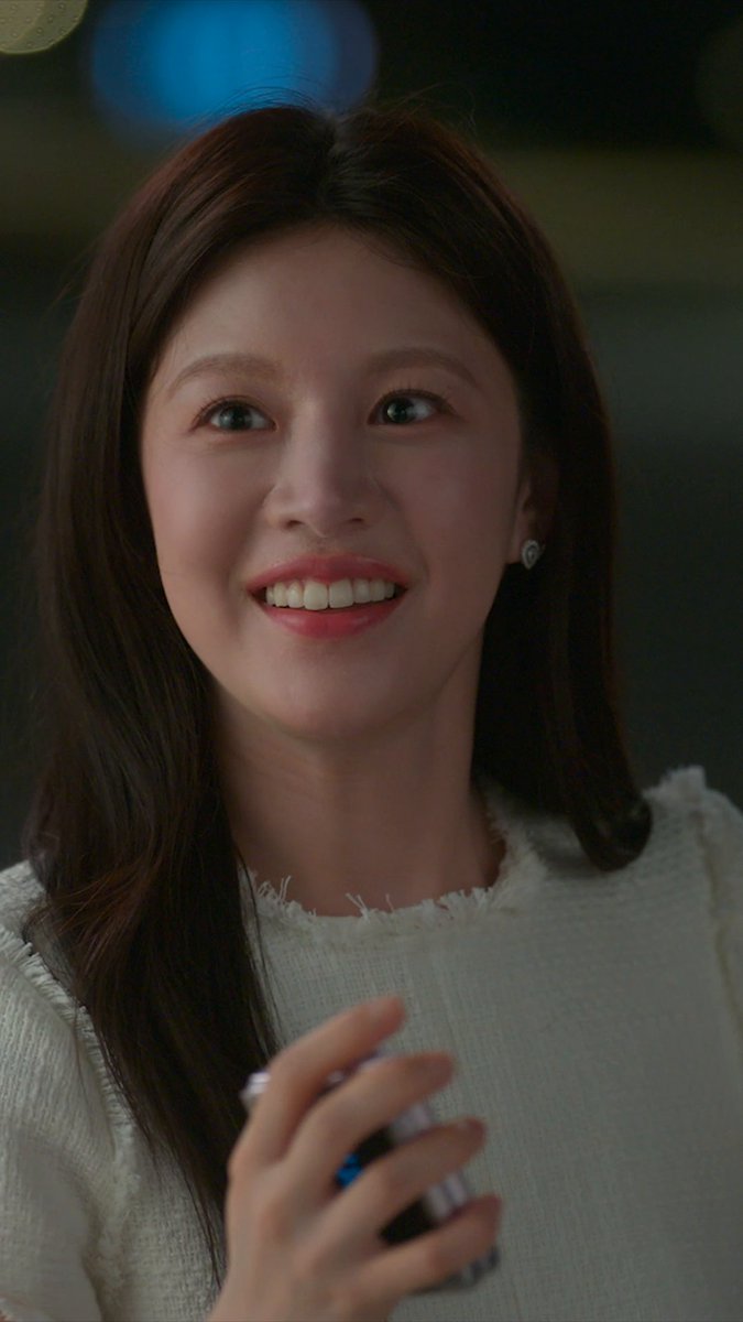 Come to Canada and see the Northern Lights she said ... CAN THIS LOVE BE TRANSLATED, starring Kim Seon-ho and Go Youn-jung, is now playing 💕