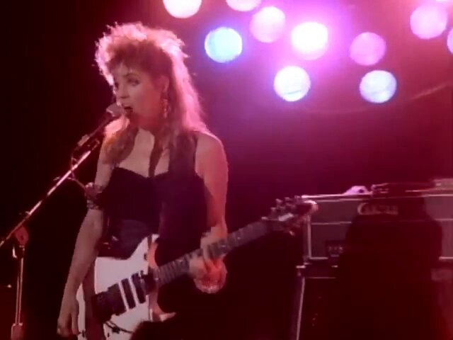 The Bangles - Walk Like an Egyptian