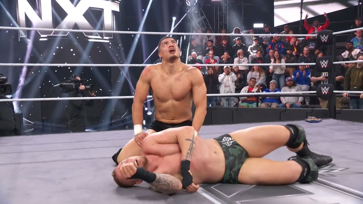 That wasn't part of the plan. 😲 “All Ego” Ethan Page tried to give Myles Borne | THE KID some help, and it backfired giving Dion Lennox the win!