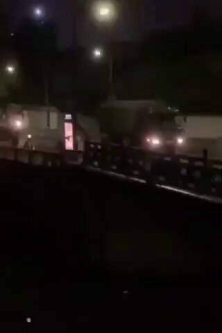 🇨🇳続報🇨🇳 中国江蘇省。封鎖中の路上に戦車や軍用車両が展開されている🚨