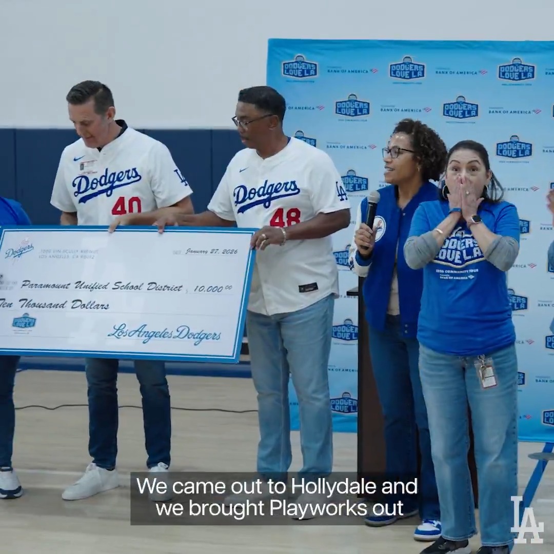 To close out today's #DodgersLoveLA Community Tour, Matt Luke and Dennis Powell visited Hollydale Elementary School in South Gate. They hosted a Playworks Recess Takeover with eighth grade students and participated in movement-based programming.