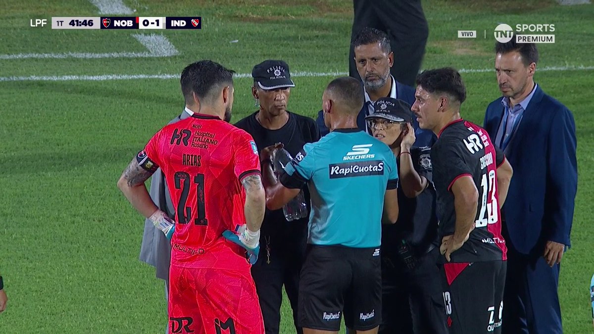 Los arruinó la psiquis un tipo de casi 40 años, que le gusta jugar de pelota parada y con el pelo rolinga.