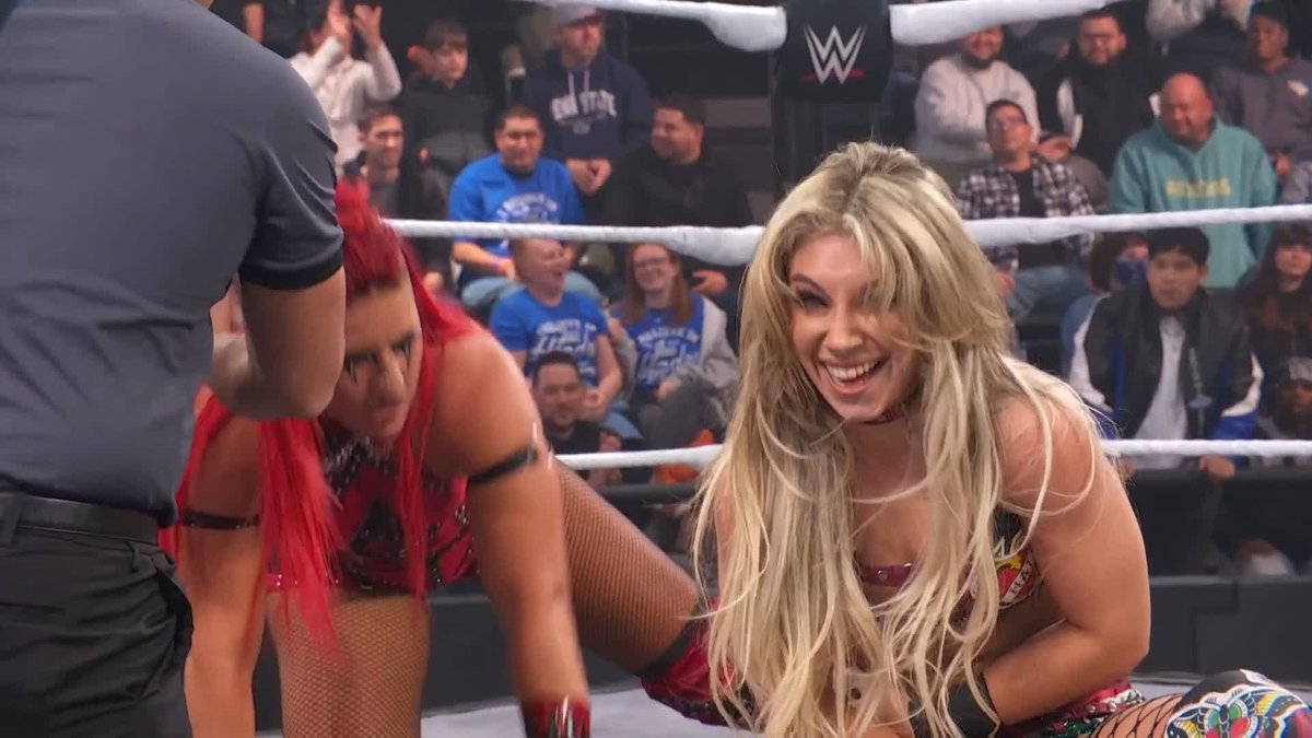 What just happened?!? Tater attacked IZZI DAME which led THEA HA!L to get the win over ZARIA!! 😱
