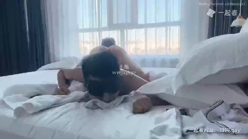 #韦斯-多体位猛干帅男生 50 分钟 完整版电报群内观看，，，进群可享优惠 完整版直达：