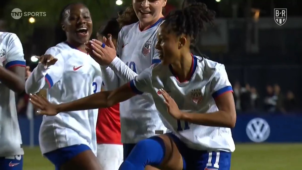 Croix Bethune scores her first USWNT goal ✨