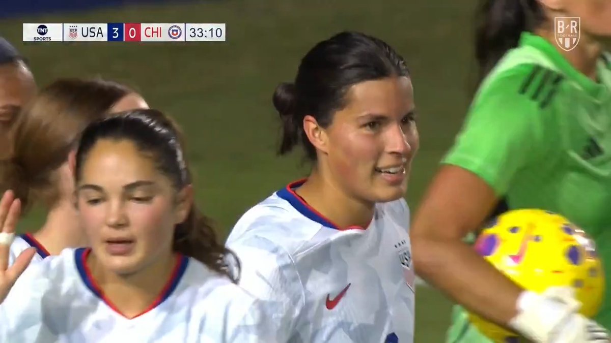 Emily Sams makes it 3-0 ๐ฅ She's the third USWNT player to score their first international goal tonight