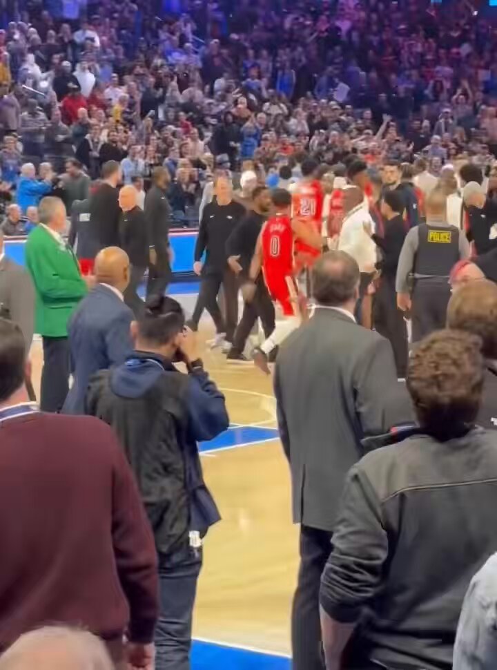 Jeremiah Fears was held back ALL THE WAY TO THE LOCKER ROOM 😭💀