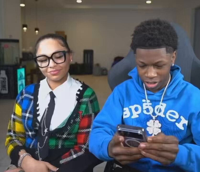 Rakai was trying to learn a TikTok dance from his girlfriend Mariah but he gets CAUGHT looking at her talent while she was showing it to him 😭💀