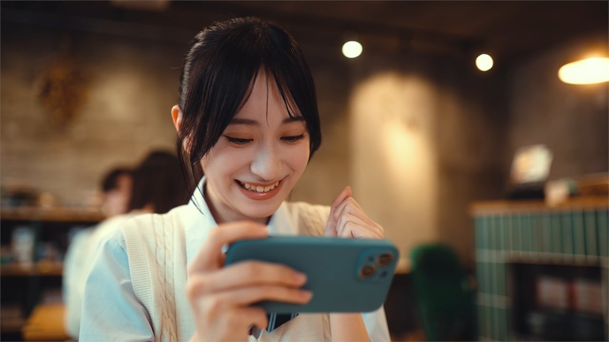 【雀魂|実写CM「カフェ編」公開】 日常を舞台に、雀魂の魅力を描いた実写CM「カフェ編」を公開しました。 ぜひご覧ください。 ▼動画 #雀魂 #じゃんたま #実写CM