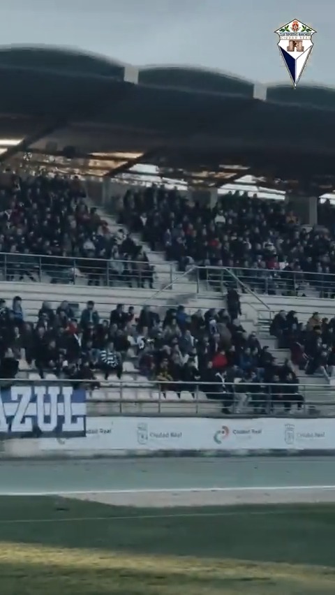 ‼️TODOS UNIDOS, TODOS AL POLI ‼️ Este sábado, tenemos una nueva cita en el Poli, y ahí vamos a estar todos, ¿TÚ, ESTARÁS? #Mancheguistas #CiudadReal, una cita ineludible con la fiesta del fútbol. Además, durante el descanso, actuación en directo, se interpretará una nueva canción, con dos versiones, dos ritmos, que llegarán al alma mancheguista. ▫️ Cantante: Juan Wallas ▫️ Compositor: Carlos Wallas ▫️ Producido por: Hermanos Wallas. 🔹 Promovida por: nuestros peñistas BRIGADA AZUL #AupaManchego 💙🤍 #SomosCLM #FútbolCLM FFCM RFEF 🤝 Ciudad Real Deporte AYTO_CIUDAD REAL meteocr wikiCR Ciudad Real OtraCR Ciudad Real ZurraCR