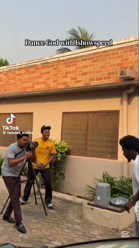 See what Tiktok people dey do to Dancegod😂😂
