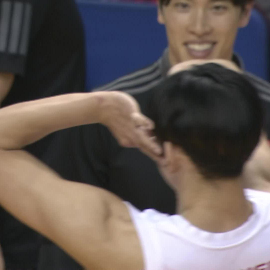 𝐇𝐀𝐋𝐅 アルバルク東京 55-32 秋田ノーザンハピネッツ 序盤から攻守かみ合い主導権を握る。ハイペースで得点を重ねて55得点。ラストプレーもボールが回り#75 小酒部が決め切り🦸‍♂️ 📡バスケットLIVE 配信 #アルバルク東京 #GRITUP