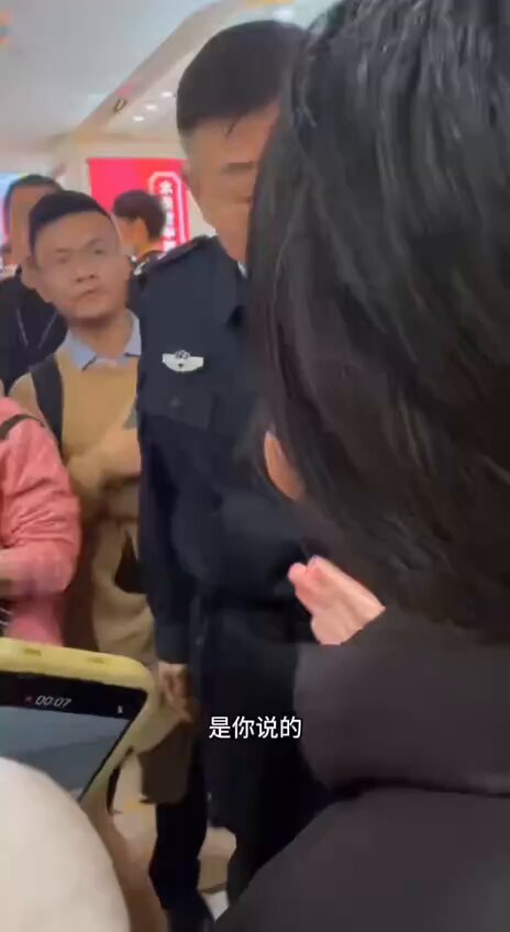 杰我睿珠宝暴雷维权 1月21日，有公安领导曾承诺不会让杰我睿跑路，而在27日，该名领导矢口否认曾做出承诺。