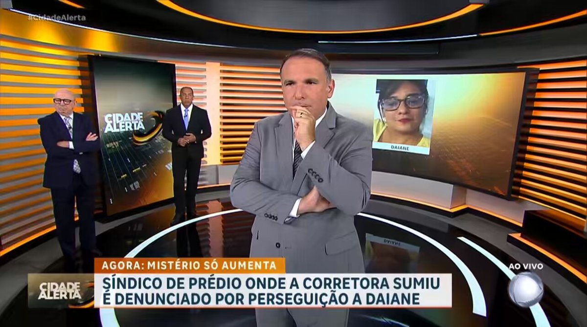 Daiane, que era corretora, estava sendo impedida de trabalhar por Cleber. Coagindo uma cliente, ele diz em áudio: “Se você fizer essa escolha [contratar o serviço de Daiane], esqueça de mim. Não fala mais comigo. Não atendo mais telefone. E a recepção também vai ficar limitada.”