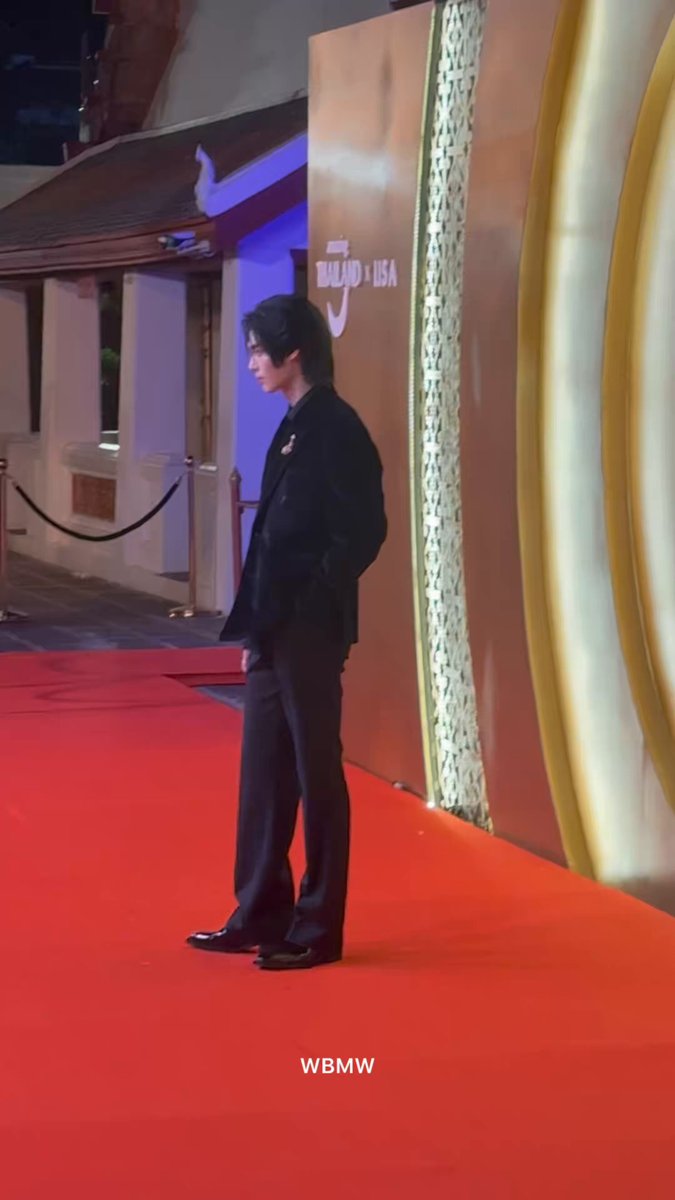 แขกมาร่วมงานเยอะมากค่ะ บรรยากาศในงามสวยงามมากๆ ✨ (มี๊ก็ได้รับเชิญ … รถติดมากมาทันเดินพรมแดงพอดีเลยค่ะ) #amazingthailandexclusivenight #winmetawin Winmetawin