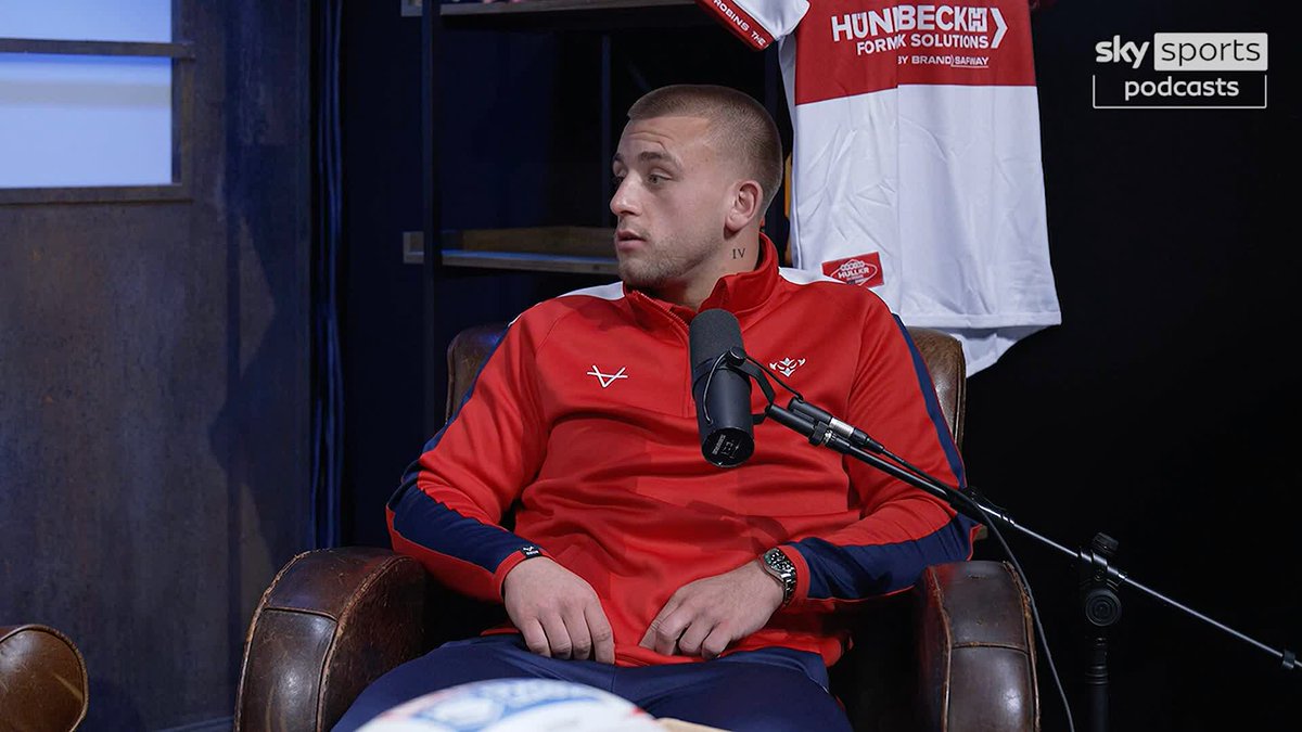 "100% if you're going off form" 📈 Mikey Lewis discusses Jake Connor's Ashes omission in the summer ❌