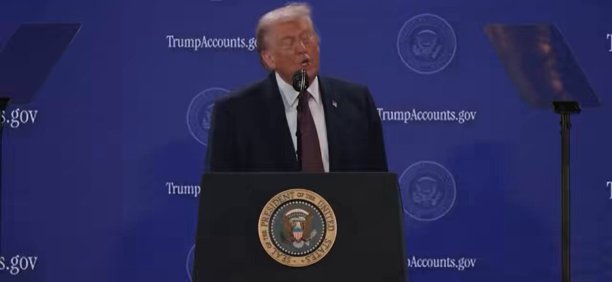 🎥| President Donald Trump crowns Nicki Minaj as the “greatest and most successful female rapper in history”.