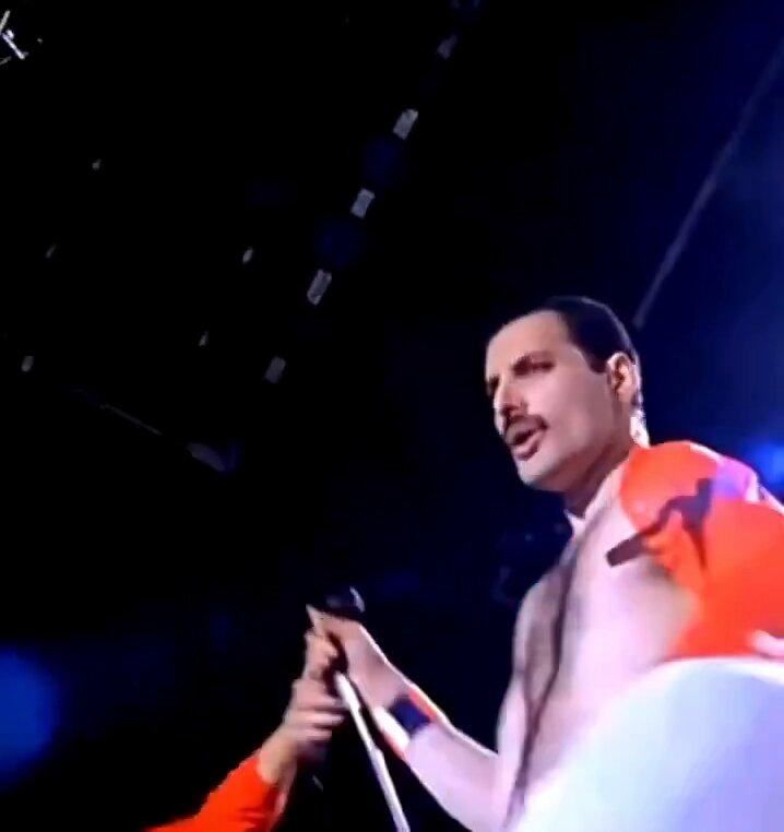 Queen performing on their Magic Tour in Budapest, 1986. What a showman this man was.