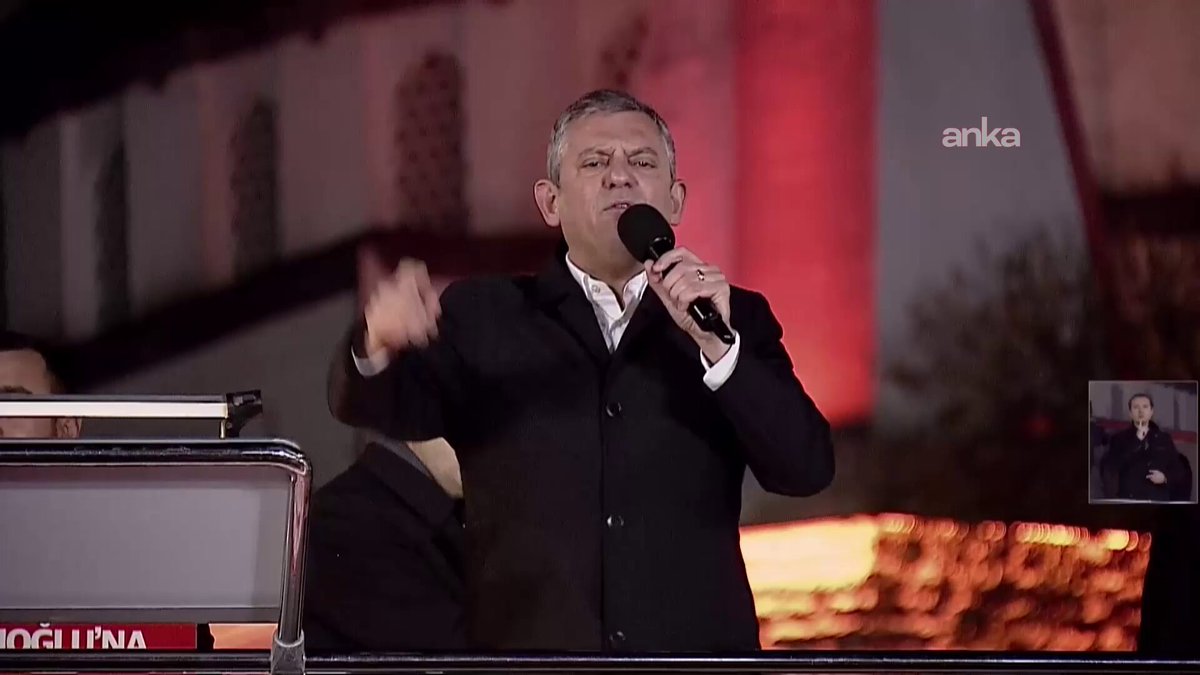 Özgür Özel, Cumhurbaşkanı Erdoğan'a meydan okudu: "Ekrem İmamoğlu adayımdır. Biz yenersek erken seçim geliyor, sen yenersen ben siyaseti bırakıyorum. 29 Mart’ta çık karşımıza"