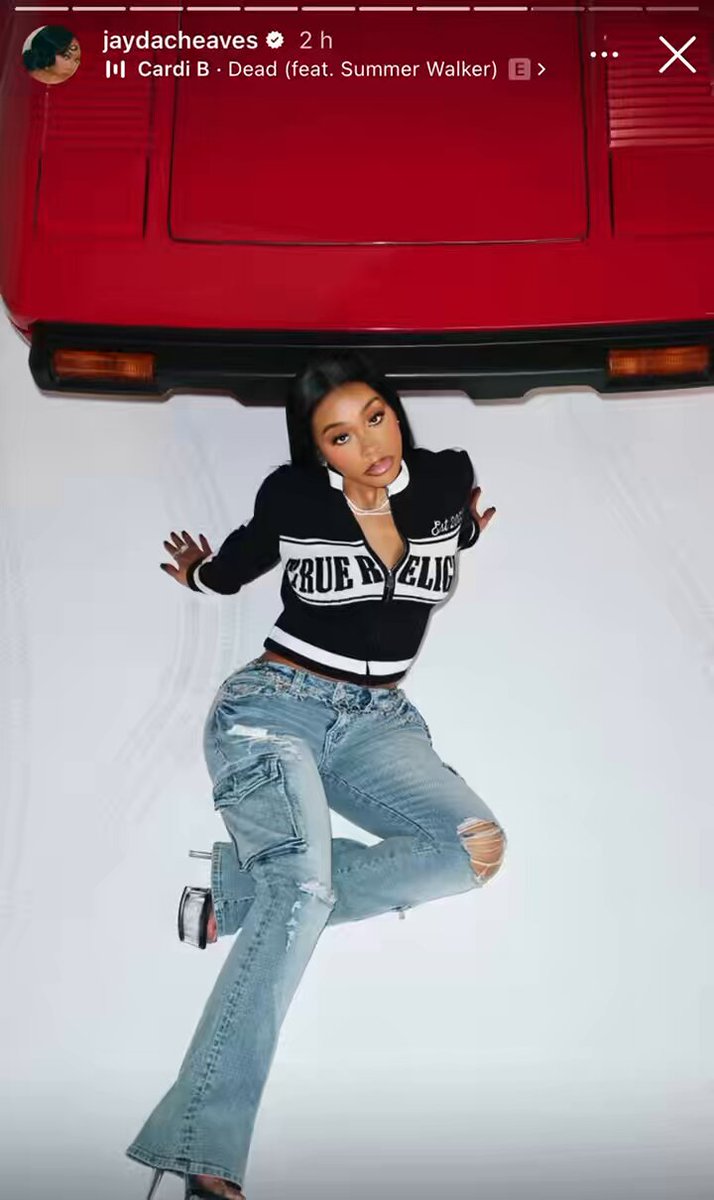 Jayda Wayda using Cardi B's "Dead" via her IG story.