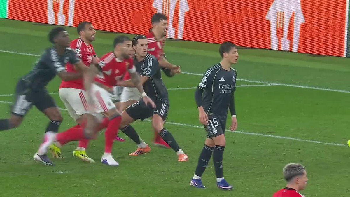 ⚠️🏆 EL PENAL QUE LE COBRARON AL BENFICA POR AGARRÓN DE TCHOUAMÉNI A OTAMENDI.