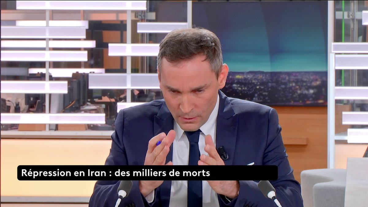 🔴 🗣️ Répression sanglante en Iran : "Le régime a rafalé des centaines de personnes même en une nuit", dénonce le grand reporter Mortaza Behboudi, qui s'est rendu en Irak, à la frontière avec l'Iran, il y a quelques jours. Loïc de La Mornais #SurLeTerrain #Canal16
