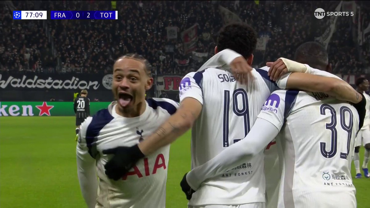 Dominic Solanke doubles the lead for Spurs! 🔥 📺 TNT Sports & discovery+ UK