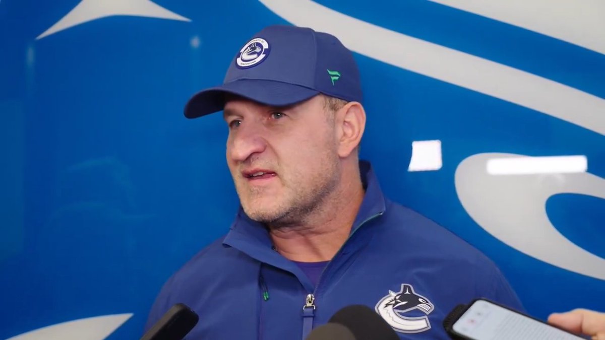 “Revert back to keeping it simple.” 🗣️ Head Coach Adam Foote meets with the media after Wednesday's practice.