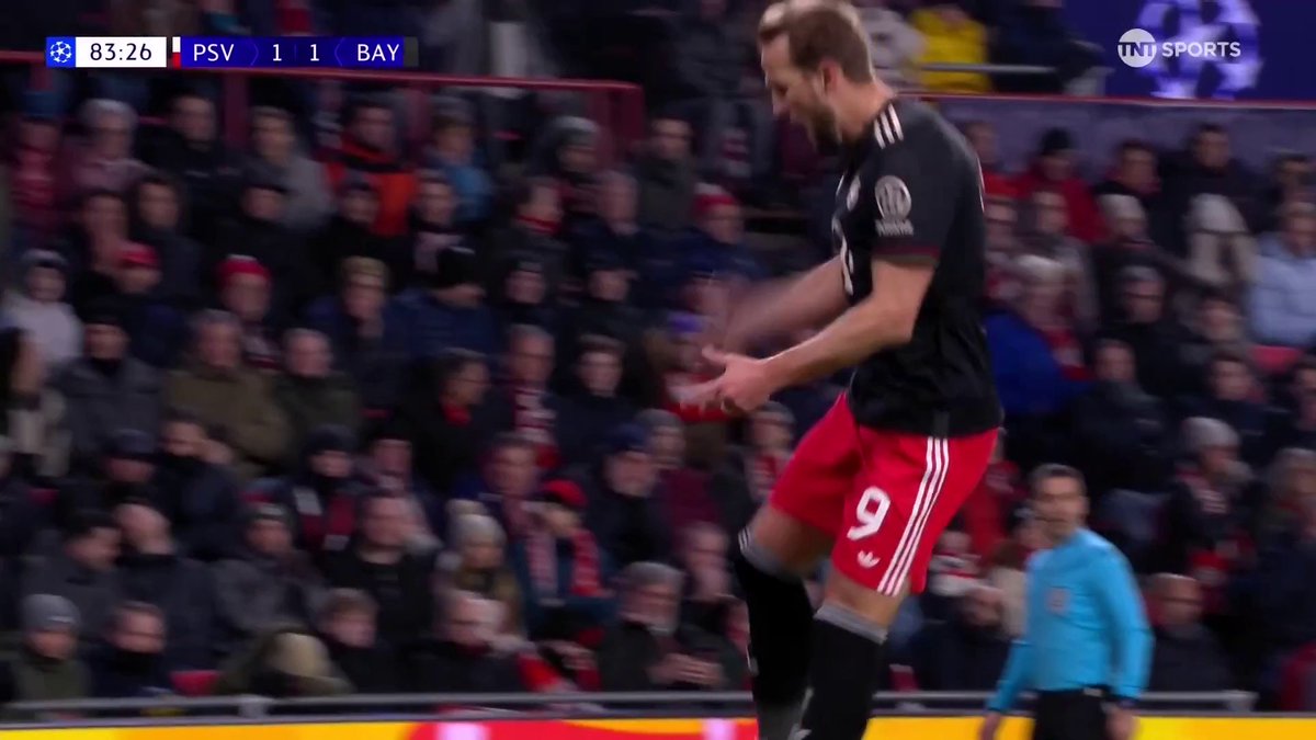 An emphatic finish from Harry Kane to restore Bayern Munich's lead 💥 TNT Sports & discovery+ UK