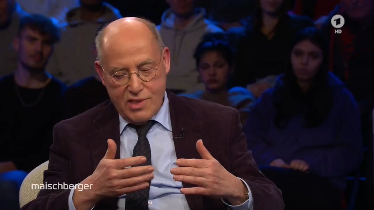 Würde sich die #CDU im Landtag von der Linken tolerieren lassen, dann wäre „der Schwarze Peter bei uns”, so Gregor Gysi (@DieLinke). „Wir tun so, als ob wir da einen Spielraum haben, der in Wirklichkeit sehr begrenzt ist. Das ist das Neue an der Situation.” #maischberger