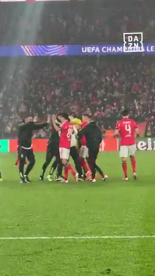 Golo de Trubin visto do relvado 🔥🦅 #DAZNChampions