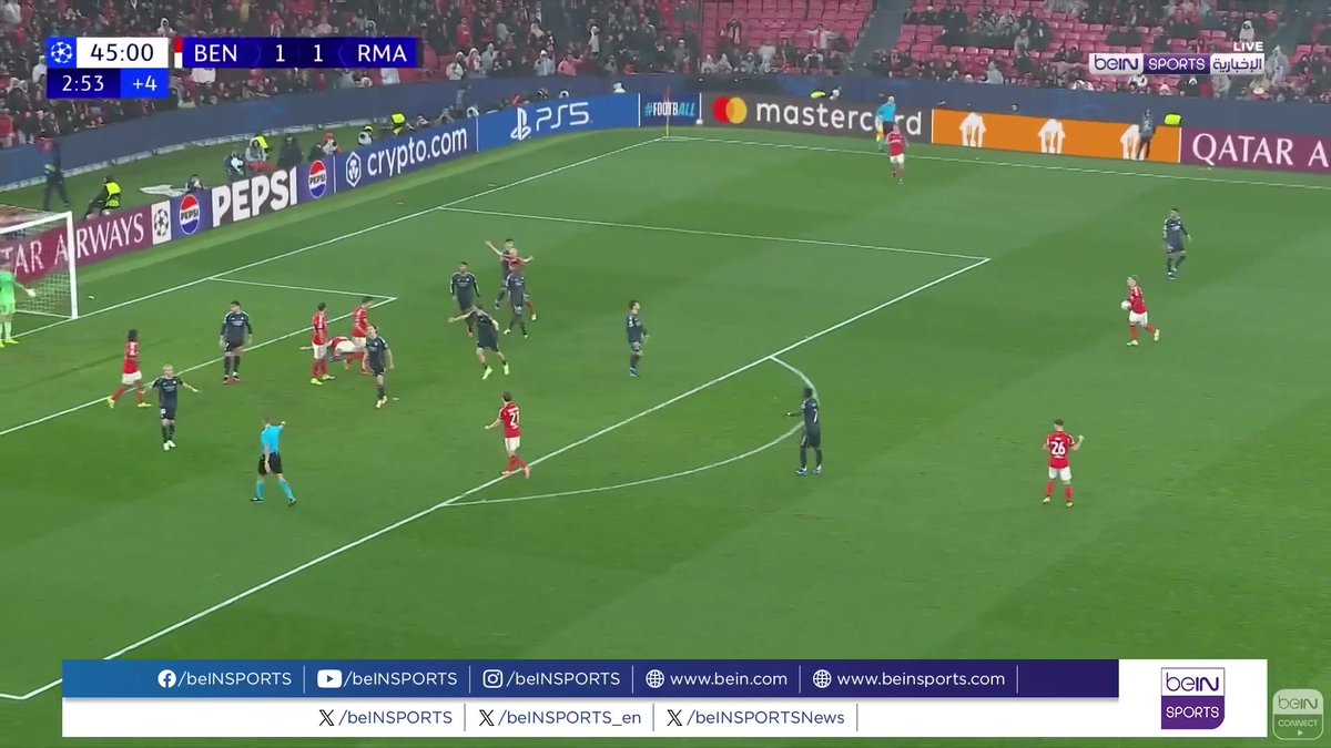 🟣🎥 تقرير خاص | في موقعة ملعب النور حقق بنفيكا المفاجأة حينما تغلب على ضيفه ريال مدريد بأربعة أهداف لإثنين، انتصار وضع الملكي خارج المقاعد المؤهلة مباشرة لثمن نهائي دوري أبطال أوروبا، فيما دخل بنفيكا لعبة كراسي الملحق 🎙️تقرير | وائل البزرة Wael Albezreh | وائـل البـزرة