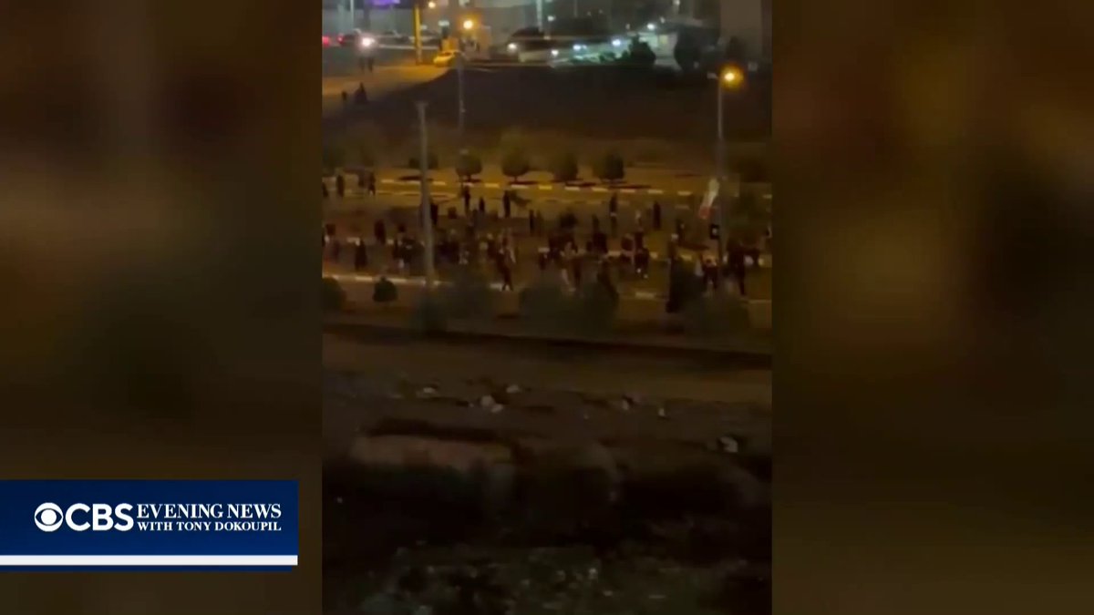 One man in Iran was able to get through the country’s internet blackout due to the mass anti-government protests and spoke with CBS News’ Ramy Inocencio on a video call describing what he witnessed. The man asked not to be identified.
