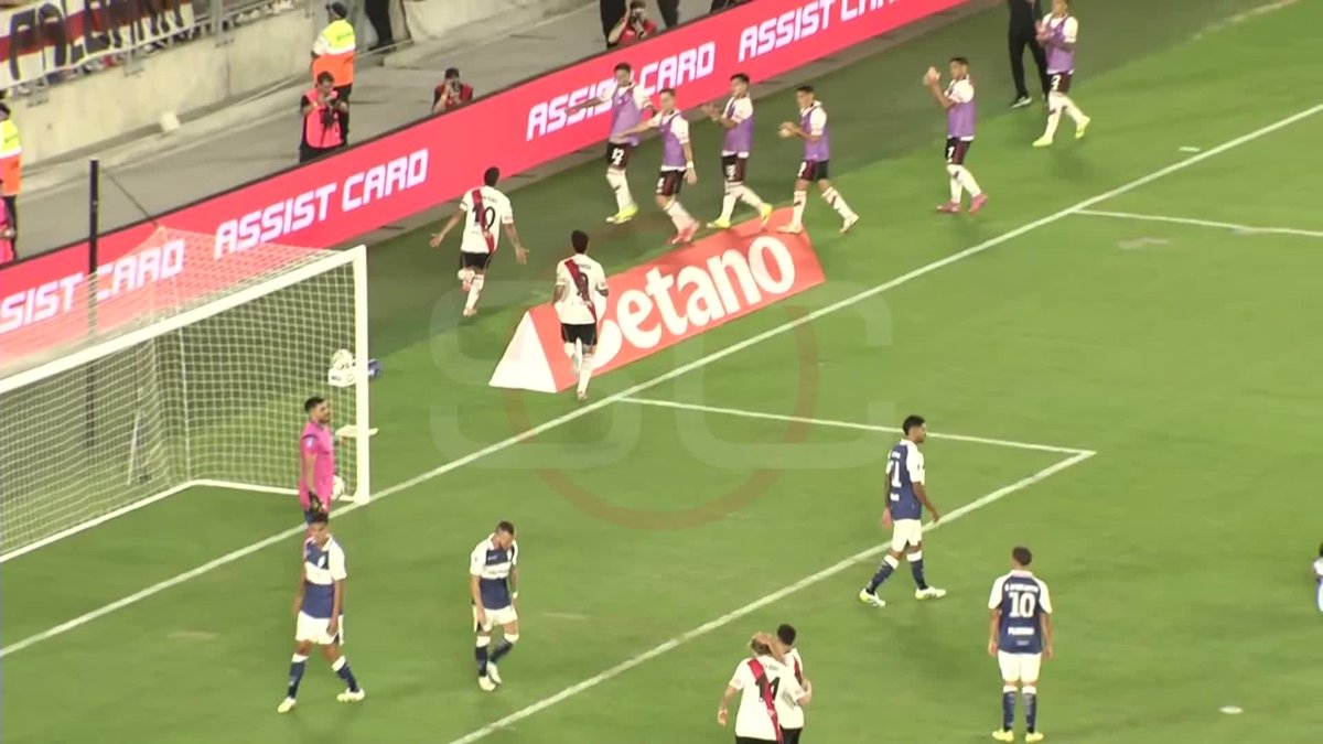 🇨🇴 DOBLETE de JuanFer Quintero. El colombiano marcó el 2-0 de #RiverPlate ante #Gimnasia, al 50’