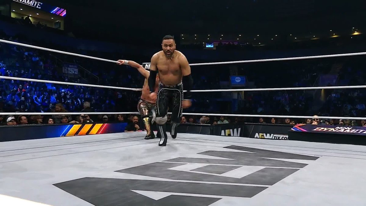 .@AzucarRoc got a little too confident, resulting in Kenny Omega takinig advantage and getting the win! Watch #AEWDynamite LIVE on TBS & HBO Max