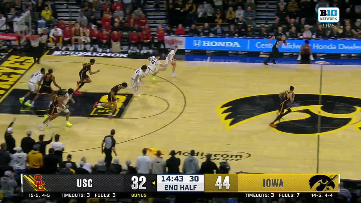 PULLIN' UP FOR THREE!! Bennett Stirtz x #Hawkeyes 📺: Big Ten Network