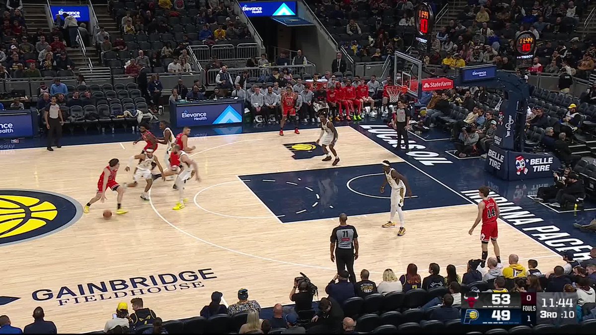 Matas picking up where he left off in the first half! MB | Chicago Sports Network