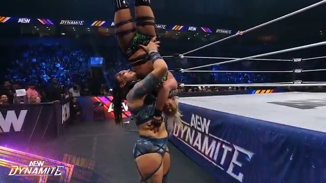"Stat Daddy" @CallMeKrisStat used every second of the referee's count to show her power on the outside! Watch #AEWDynamite LIVE on TBS & HBO Max