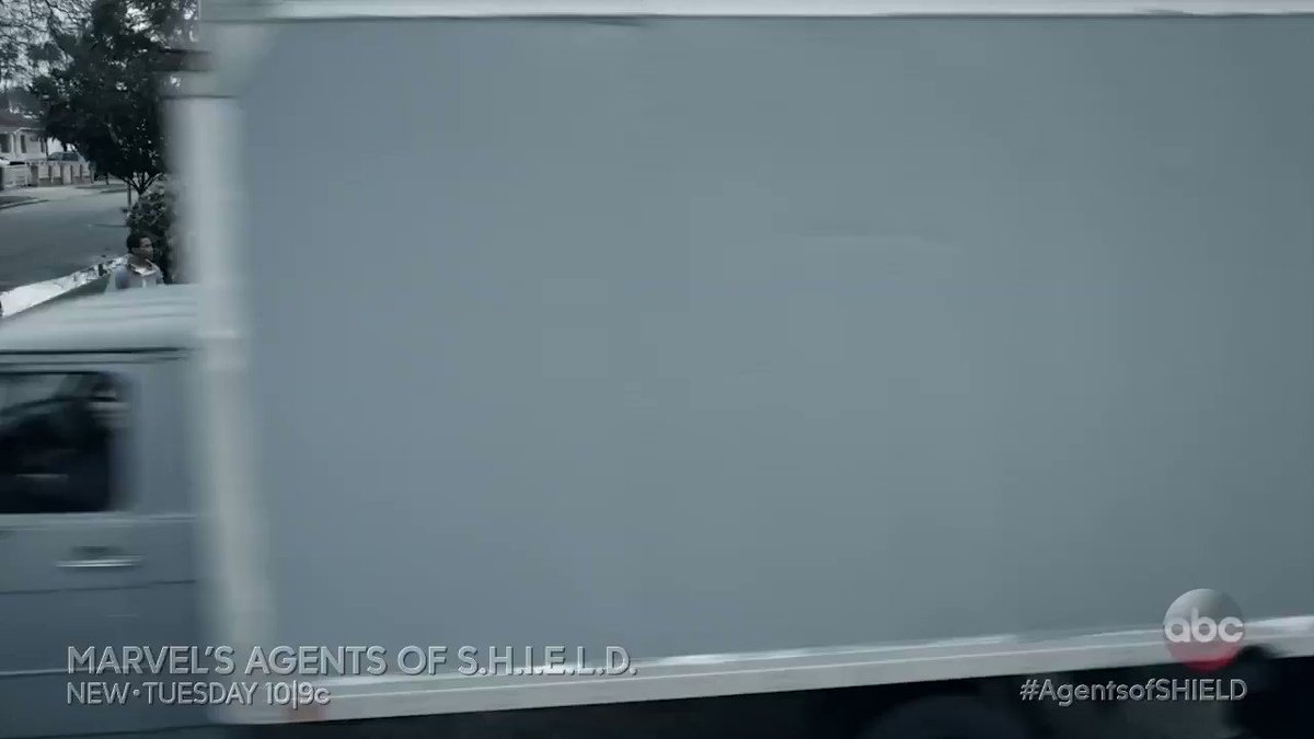 quem diria que agents of shield, uma série de heróis que lá no comecinho do governo do donald trump em 2017, ia criar um arco tão à frente do próprio tempo?