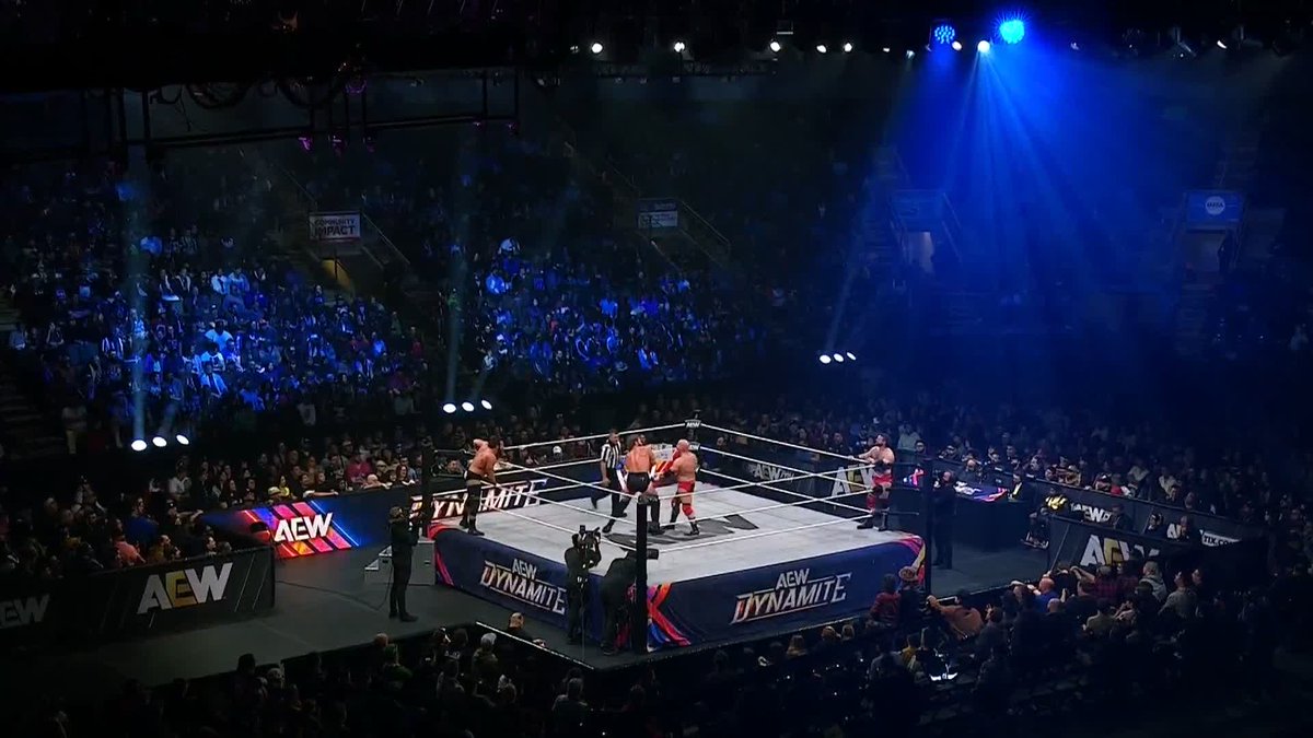 Dax Harwood has been BLOODIED by the brutal chops of dunkzilla - マーク・デイビス! Watch #AEWDynamite LIVE on TBS & HBO Max