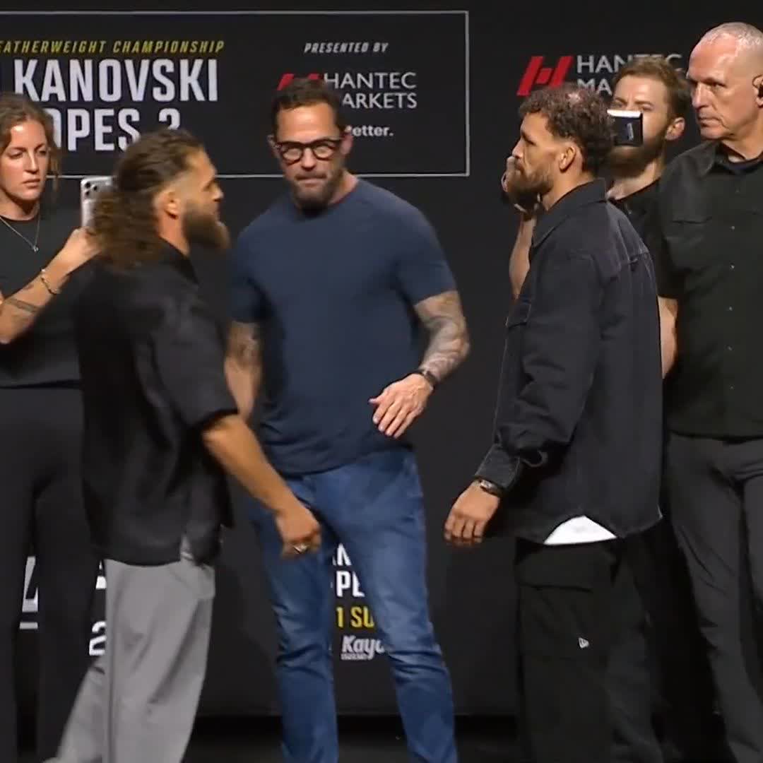 Guaranteed violence ‼️🔥 Who you got between Rafael Fiziev and Mauricio Ruffy at #UFC325? 🤔