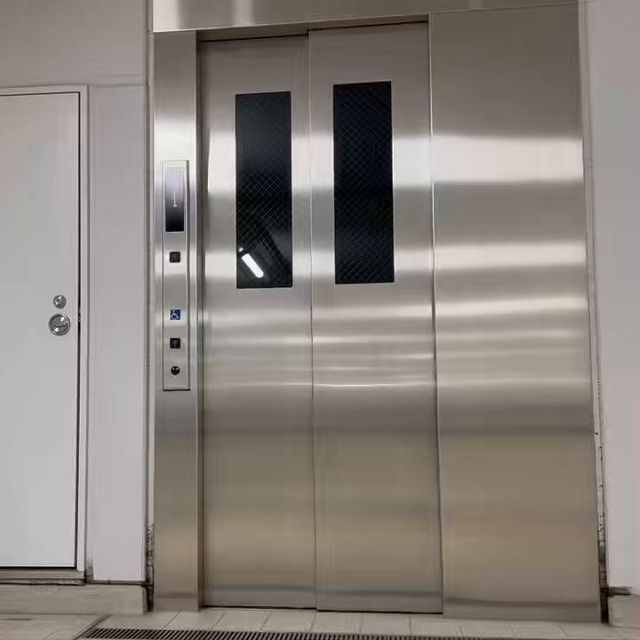 ふぉろわーさん1500にんありがとー💕💕💕 えれべーたーでしこしこどぴゅどぴゅ😍😍😍
