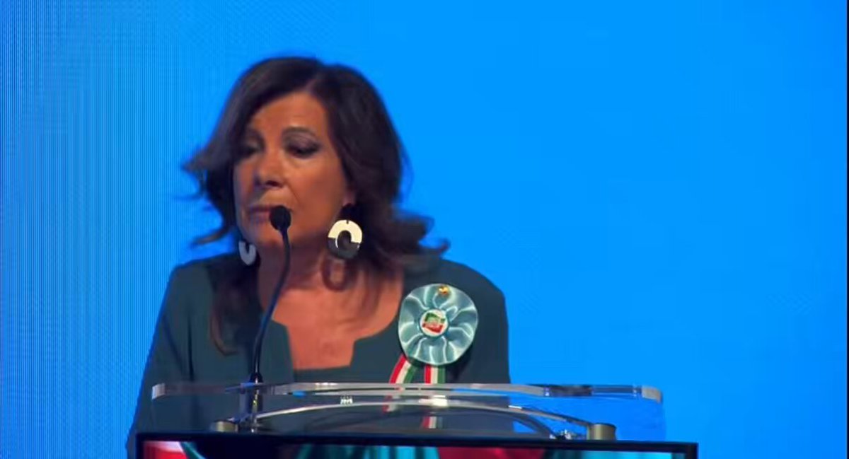 Alla kermesse #FI a Napoli #Casellati gela #Gasparri sul palco: «Gasparri è il nostro grillo parlante. Non so che fine potrà fare». Nella favola Collodi il Grillo, voce della coscienza, finisce spiaccicato da Pinocchio con un martello.