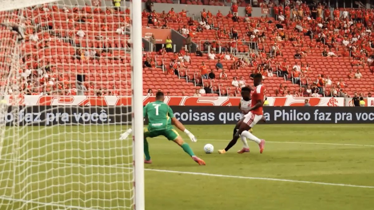 Uma preocupação sobre Viveros: A torcida tende a focar nos erros, ignorando o fato de que quem GERA, ERRA. O Viveros GERA MUITO jogo com velocidade e força. Fez uma jogadaça no gol da vitória, isso não pode ser ofuscado. 🚂 Oportunidades não faltarão!