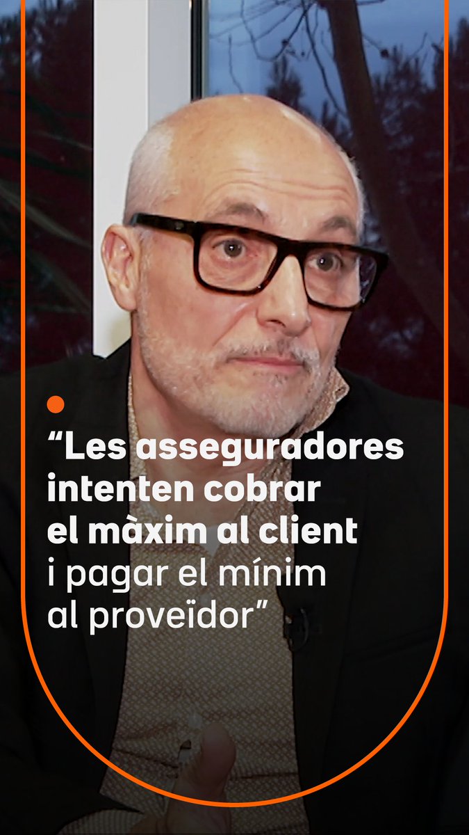 A les persones amb assegurança privada de salut, un 35% a Catalunya, la prima se'ls ha encarit encara més. Sovint, la pujada és imprevisible i poc transparent i s'agreuja per l'edat o si hi ha patologies. Els més grans de 80 anys poden pagar 400€ al mes