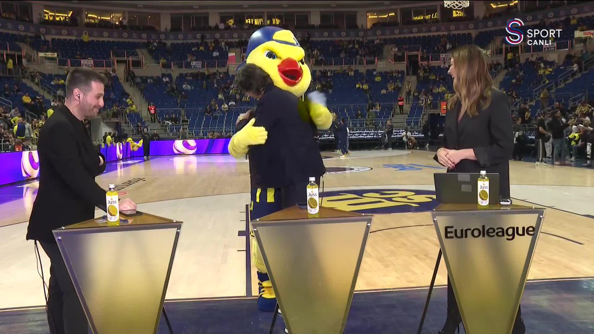 Fenerbahçe maskotu Yellow’un attığı basket: