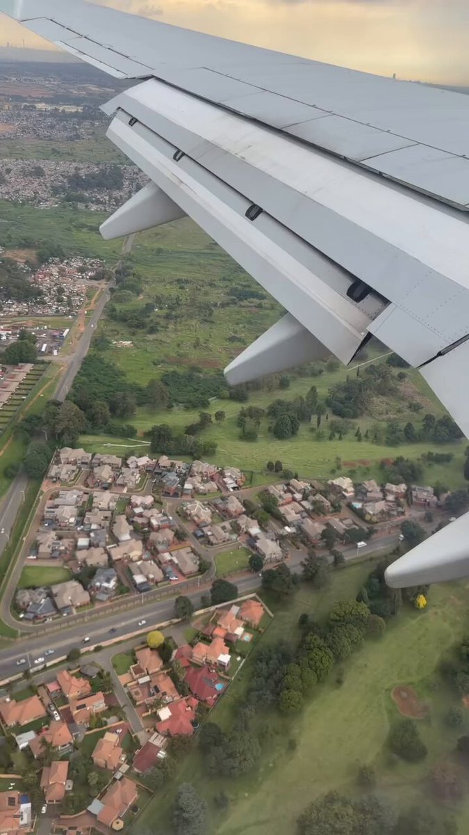 If peace of mind was a view, it would be flying over this place. The landscape of Kempton Park never looked so beautiful like this....👌