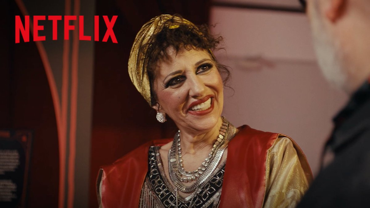 Ella es el hilo conductor, pero no se sabe muy bien de qué. ÚLTIMO EPISODIO ✨ Esta serie en nuestras redes sociales ha sido nuestra forma de traerte los próximos estrenos de Netflix, La Tarotista solo ha sido 🔮 el canal 🔮 #WhatNext