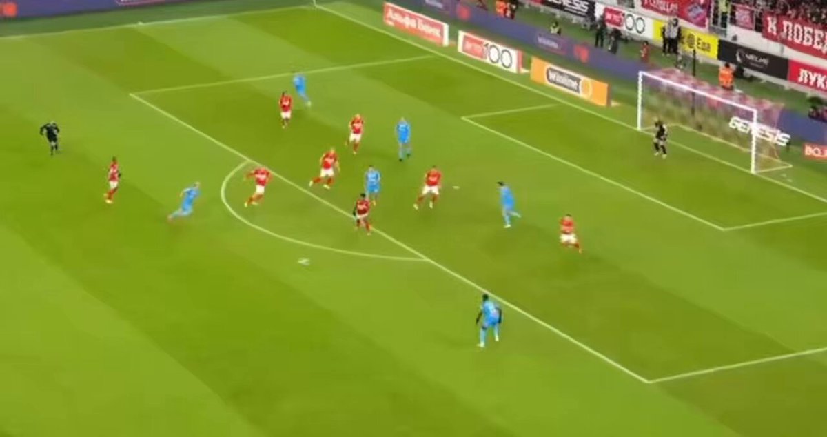 O próximo jogador que o José Boto precisa buscar se chama Luiz Henrique. Alto, forte, rápido e versátil, atua pela direita, pela esquerda e vem jogando até como 9 na Rússia. Muda de direção com facilidade, é absurdo no 1x1. Jogadoraço.